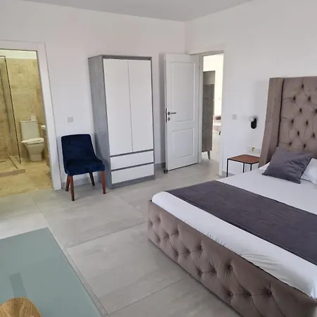 Pool Golful Francez Lägenhetshotell