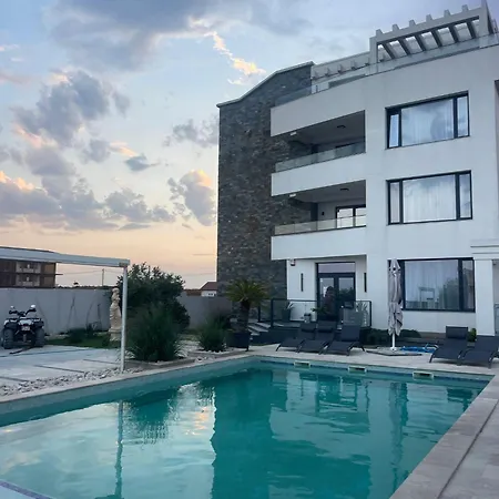 Lägenhetshotell Pool Golful Francez